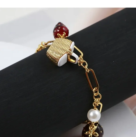 🏷 Kate ♠️ Spade Strawberry Pearl bracelet - Picture 4 of 9